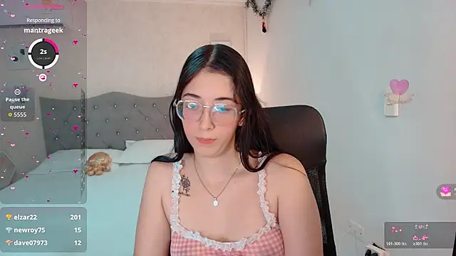 emmalove_doll's cam snapshot