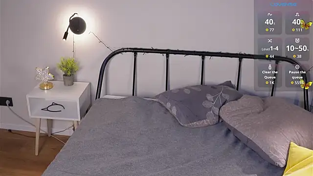 MoiraEger live sex cam