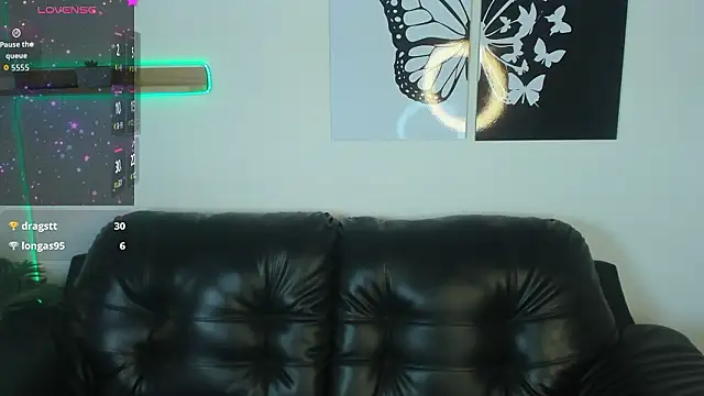 chloe_petite2's cam snapshot