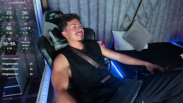 NicolaiKarav live sex cam