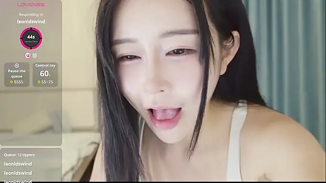 yiyi_3523 live sex cam