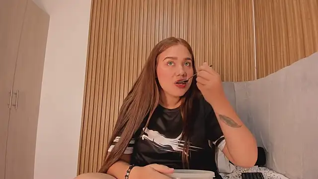 Mariana_collins1's cam snapshot