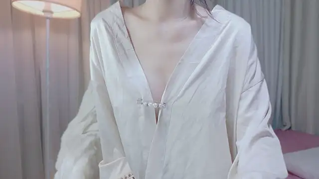 CharmineLily live sex cam