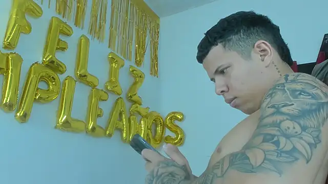 Steven_and_Camilo18's cam snapshot