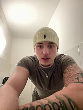 yourboydze live sex cam