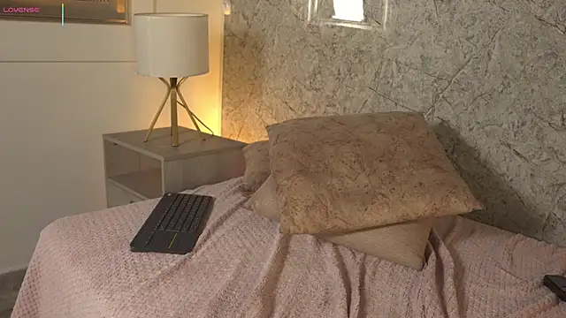 alison222_'s cam snapshot