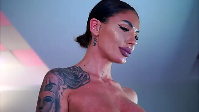 RaquelleVon live sex cam