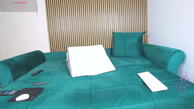 SofiaHanson live sex cam