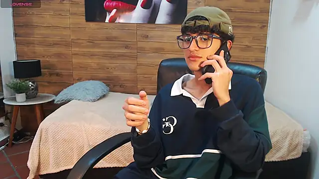 Michaelkoiv live sex cam