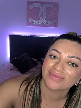 NinaRicci1518's cam snapshot