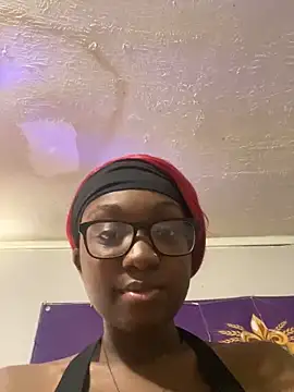 HennessyBaby21 live sex cam