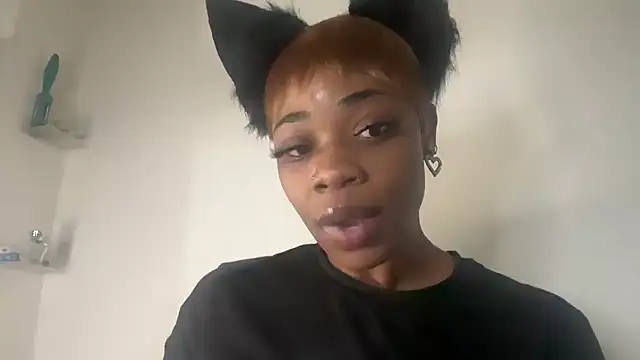 BaddKittyPurrrs live sex cam