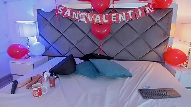 Lucia_fastcollins's cam snapshot