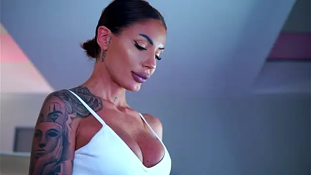 RaquelleVon live sex cam