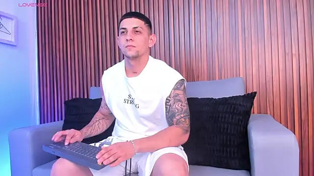 Alex_cute77 live sex cam