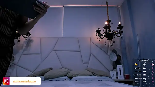 AnthonelaDuque live sex cam