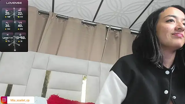 Mia_scarlet69's cam snapshot