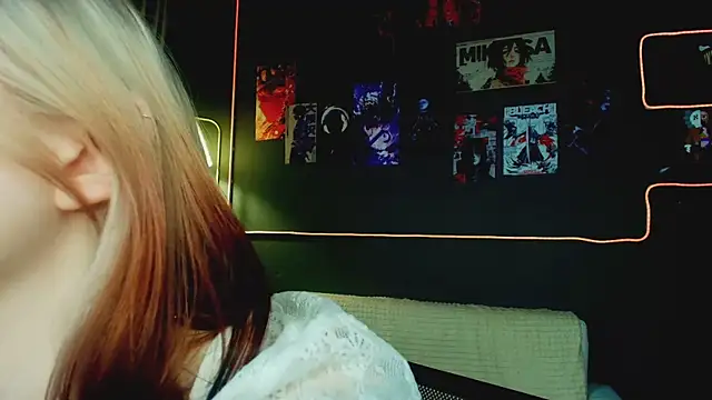 arielabradberry's cam snapshot