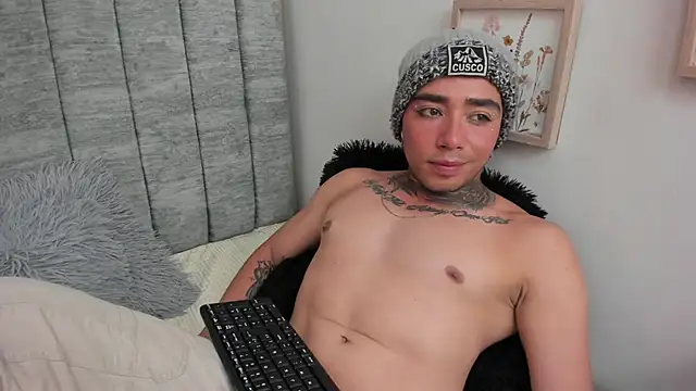 liam_froid's cam snapshot