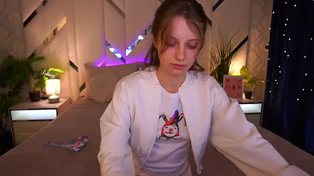 CuteeFoxy's cam snapshot