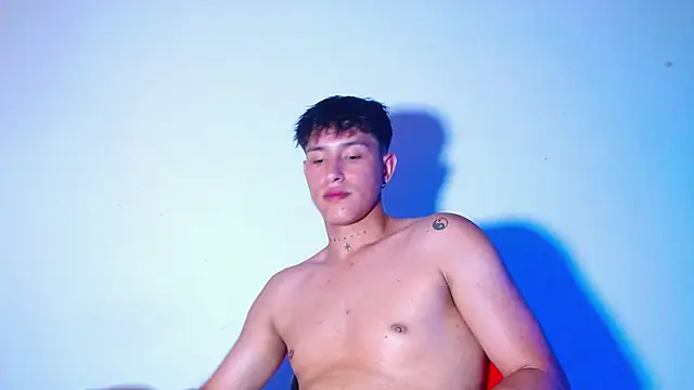 rowanbigboy23 live sex cam