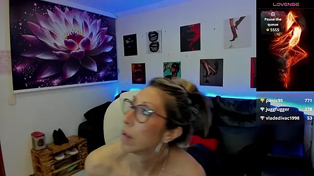 Scarlett_079's cam snapshot