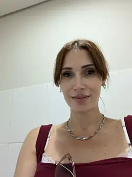 Irresistible24's cam snapshot