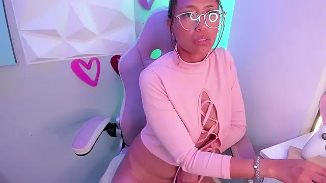 maya_cardona's cam snapshot