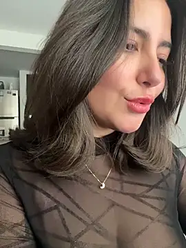 sukhakunis1 live sex cam