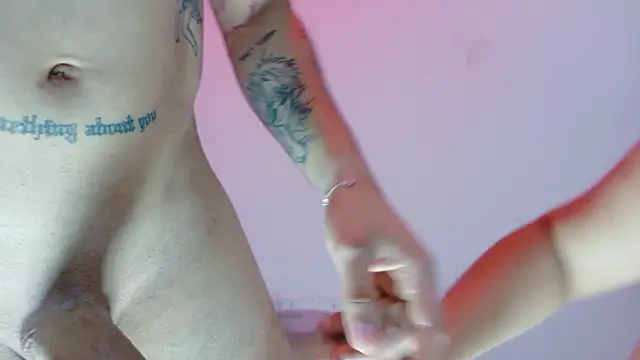 AliceandMax's cam snapshot