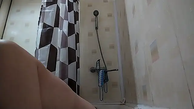 AllyRoaster's cam snapshot