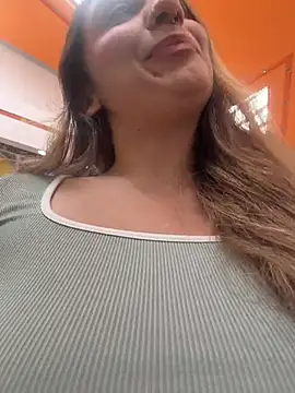 sarah_honey__ live sex cam