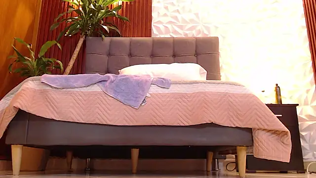 veronica_em1's cam snapshot