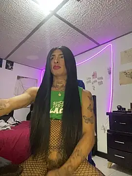 nebullax_mcqueen live sex cam