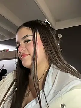 Camila_Duarte2's cam snapshot