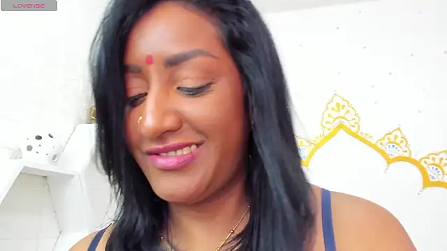 LadyNahir live sex cam