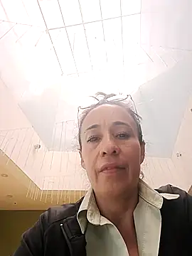 Coeur_de_luxure live sex cam