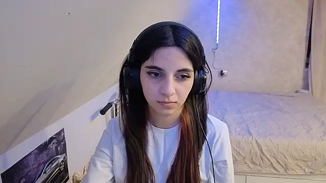 KizzieSchronce live sex cam