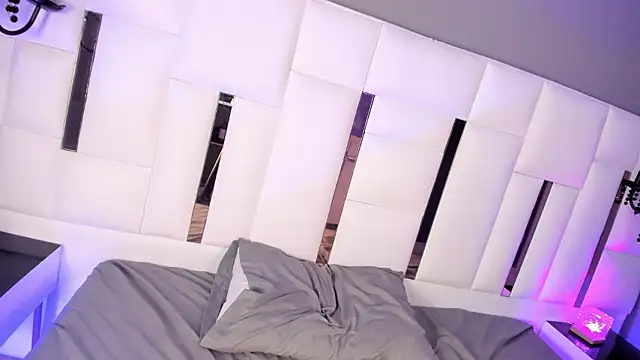 tinaqueen_noa live sex cam