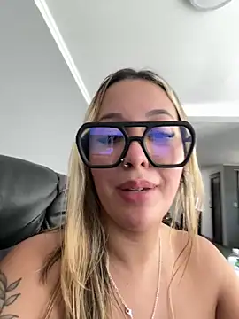 miagarcia250 live sex cam