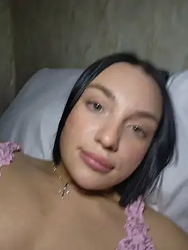 HotDevilGirl_'s cam snapshot