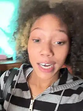 Tamiii420 live sex cam