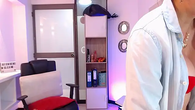 DianaPearls's cam snapshot