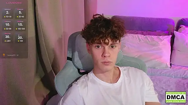 cute_thomas's cam snapshot