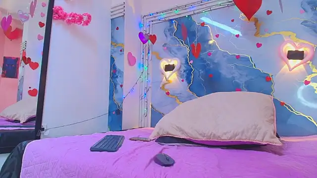 lorrayne_'s cam snapshot