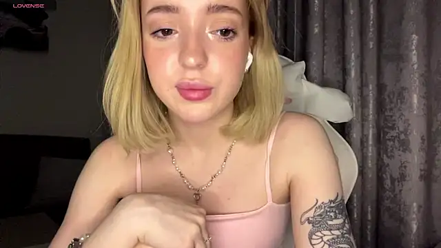 AToriaMuse's cam snapshot