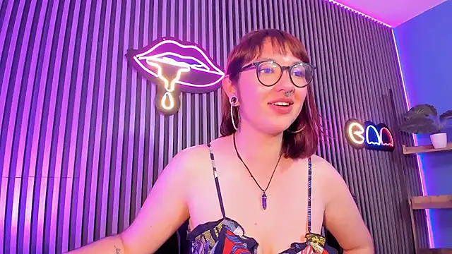 Violett_Lilith live sex cam