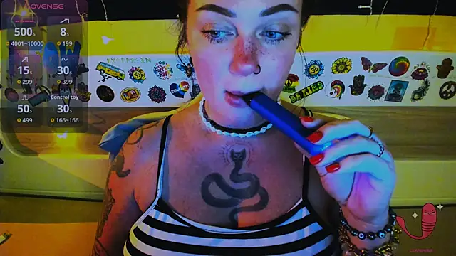 EllieOz's cam snapshot