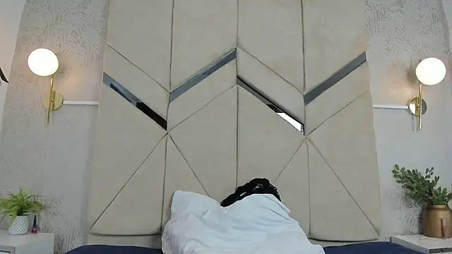 Leah-Moon's cam snapshot