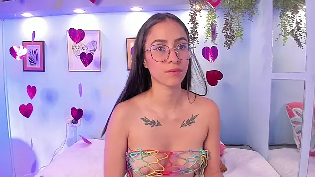 Alana_Martinez_'s cam snapshot